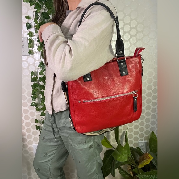 Satchel bag for women in red and black 100% leather, strap. Excellent quality. - Picture 7 of 17